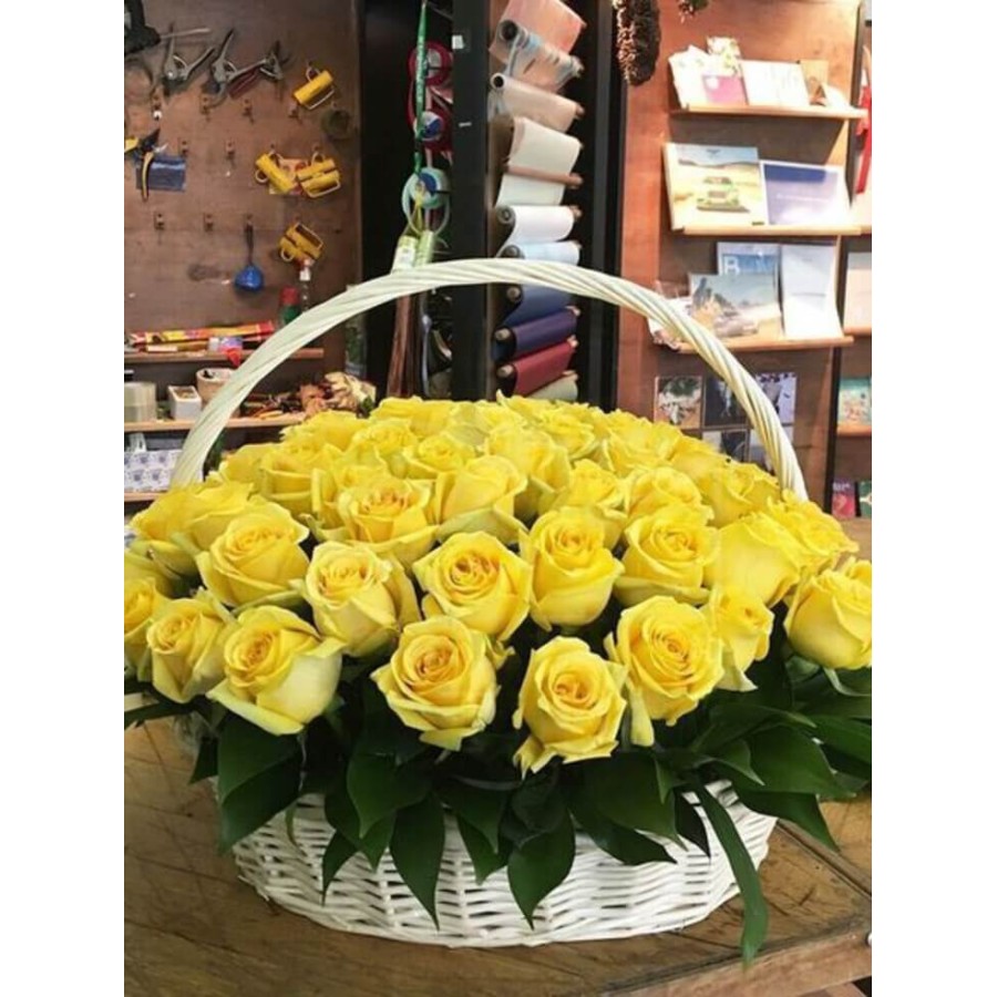Жёлтые розы в корзине ❤️ Доставка цветов в Астане