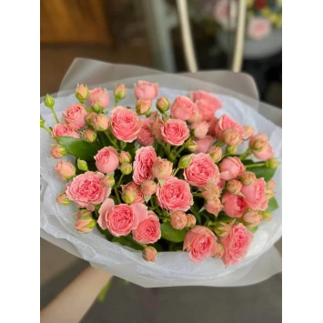 Букет из 9 розовых спрей роз 